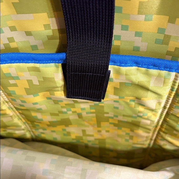 Reebok Men's Backpack in Blue and Neon Yellow - Picture 4 of 12